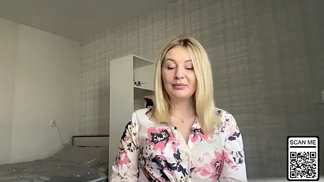 Snapshot of Blondie_xoxoxo chatting on March 22, 7:12 am Blondie xoxoxo online show from March 22, 7:12 am