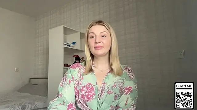 Snapshot of Blondie_xoxoxo chatting on March 23, 8:51 am Blondie xoxoxo online show from March 23, 8:51 am