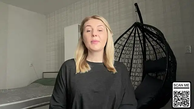 Snapshot of Blondie_xoxoxo chatting on March 31, 8:37 am Blondie xoxoxo online show from March 31, 8:37 am