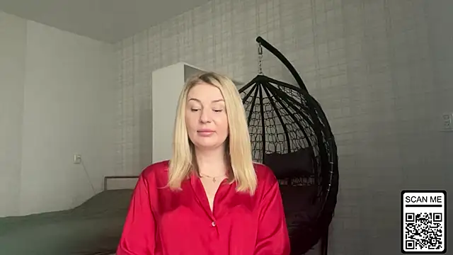 Snapshot of Blondie_xoxoxo chatting on April 7, 7:53 am Blondie xoxoxo online show from April 7, 7:53 am