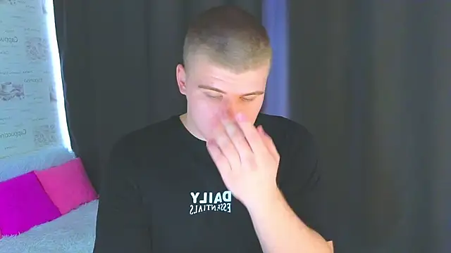 kittenmurr online show from October 7, 3:47 am