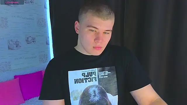 kittenmurr online show from October 14, 5:19 am