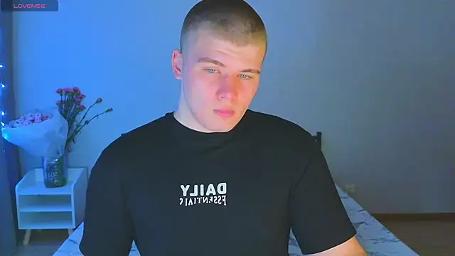 kittenmurr online show from November 10, 7:13 pm