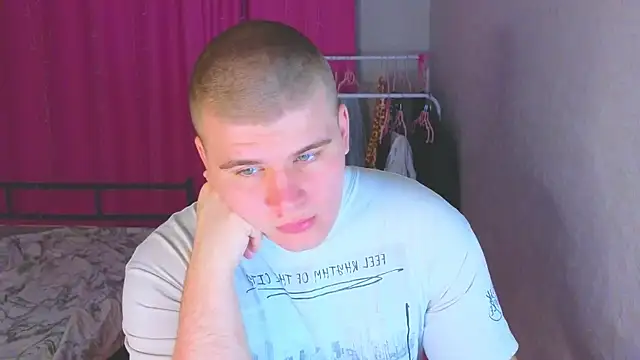 kittenmurr online show from March 26, 8:25 pm