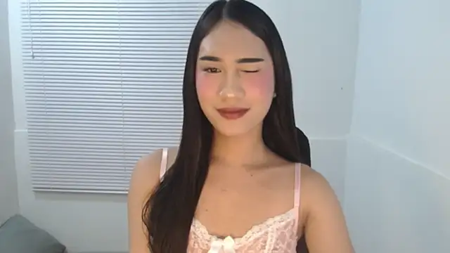 Snapshot of thekiannahvixen chatting on October 19, 3:23 pm thekiannahvixen online show from October 19, 3:23 pm