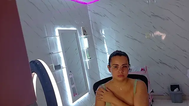 Aria Collins111 online show from February 4, 4:13 pm