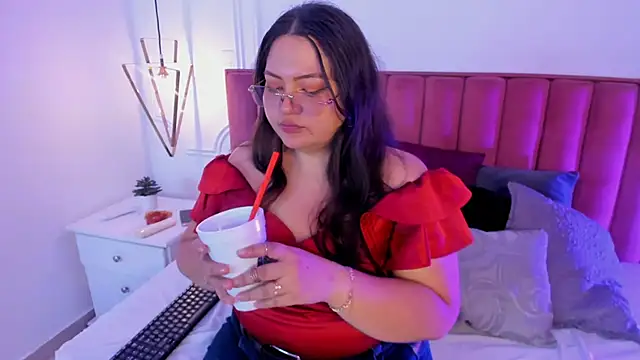 Tessa Sinclaire online show from October 6, 11:24 pm