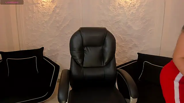 Snapshot of NovaSpencer chatting on October 5, 12:25 pm NovaSpencer online show from October 5, 12:25 pm