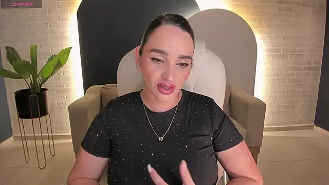 Snapshot of NovaSpencer chatting on December 16, 7:52 pm NovaSpencer online show from December 16, 7:52 pm