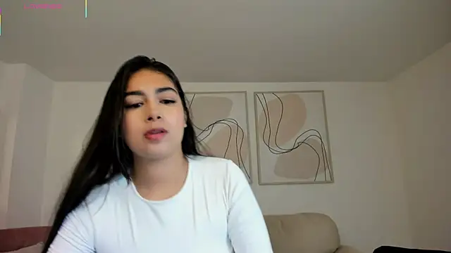 Snapshot of VeronicaBlue chatting on October 26, 10:21 am VeronicaBlue online show from October 26, 10:21 am