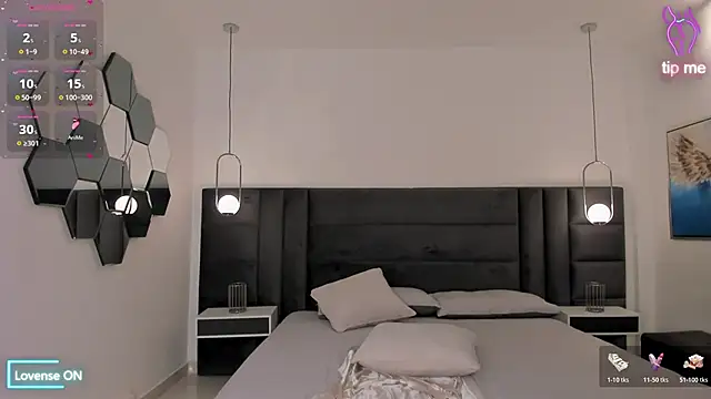 Snapshot of NataliaGaret chatting on February 15, 7:51 am NataliaGaret online show from February 15, 7:51 am