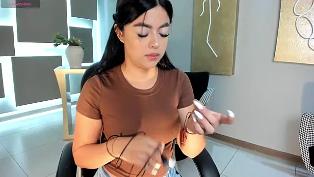 Snapshot of NataliaGaret chatting on April 6, 10:05 am NataliaGaret online show from April 6, 10:05 am