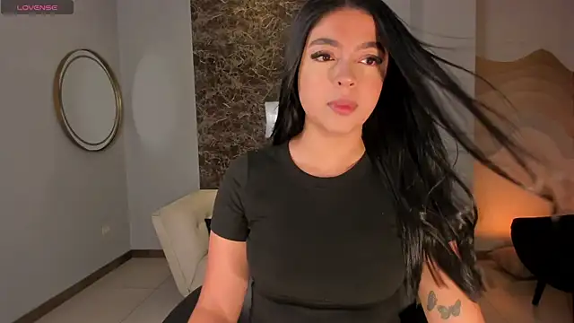 Snapshot of NataliaGaret chatting on April 22, 9:33 am NataliaGaret online show from April 22, 9:33 am