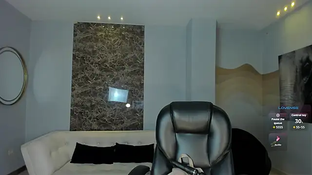 Snapshot of NataliaGaret chatting on June 6, 10:42 am NataliaGaret online show from June 6, 10:42 am