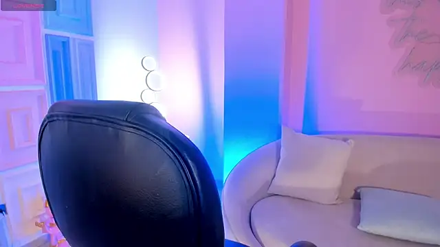 AyshelBrown online show from October 1, 3:45 am