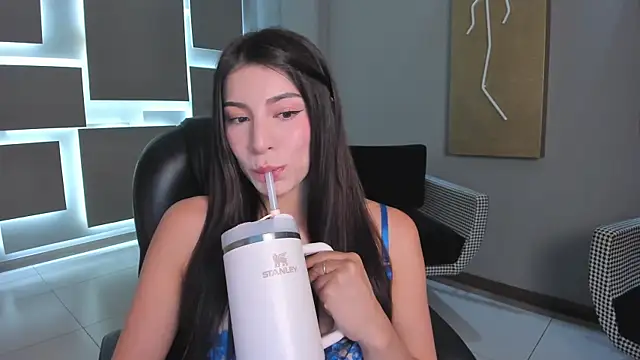 MaddisonTaylor1 online show from March 26, 7:30 pm