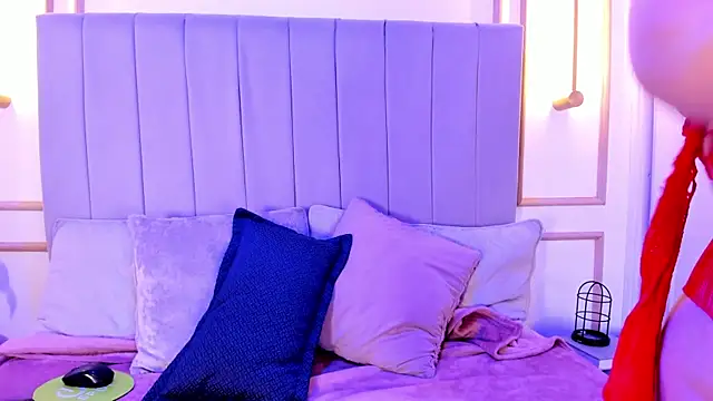 Snapshot of Ashley_Monroe chatting on October 6, 11:40 am Ashley Monroe online show from October 6, 11:40 am