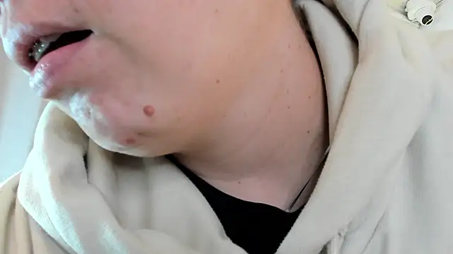 Snapshot of Ashley_Monroe chatting on October 27, 11:36 am Ashley Monroe online show from October 27, 11:36 am