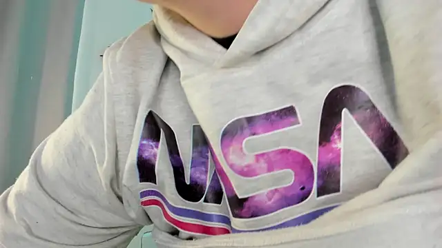 Snapshot of Ashley_Monroe chatting on October 29, 12:07 pm Ashley Monroe online show from October 29, 12:07 pm