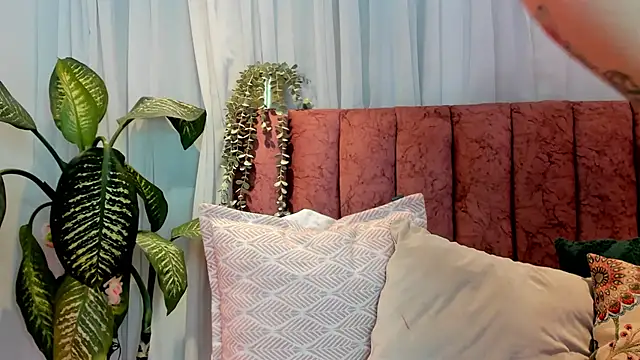 Snapshot of Ashley_Monroe chatting on November 7, 11:43 am Ashley Monroe online show from November 7, 11:43 am