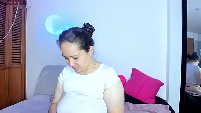 Snapshot of Ashley_Monroe chatting on November 19, 11:43 am Ashley Monroe online show from November 19, 11:43 am