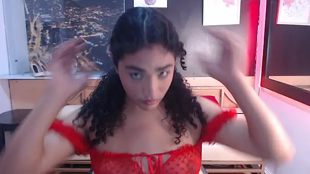 Snapshot of emiily_smith1 chatting on September 13, 7:13 pm emiily smith1 online show from September 13, 7:13 pm