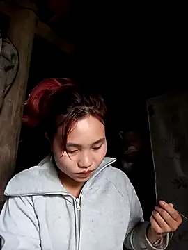 Snapshot of EllyBaby20 chatting on November 3, 1:08 am EllyBaby20 online show from November 3, 1:08 am