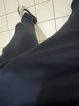 Snapshot of Dicksxd chatting on December 4, 7:00 pm Dicksxd online show from December 4, 7:00 pm