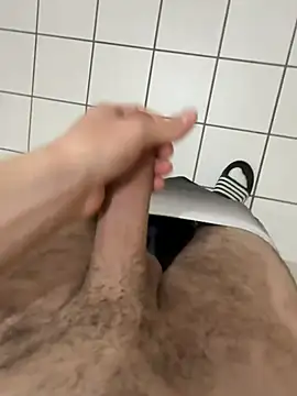 Snapshot of Dicksxd chatting on March 1, 9:33 am Dicksxd online show from March 1, 9:33 am