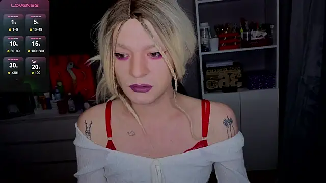 Snapshot of Kkkylie chatting on March 5, 4:03 pm Kkkylie online show from March 5, 4:03 pm