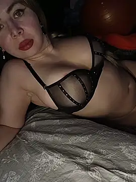 BunnyFoxy777 online show from February 13, 8:38 pm