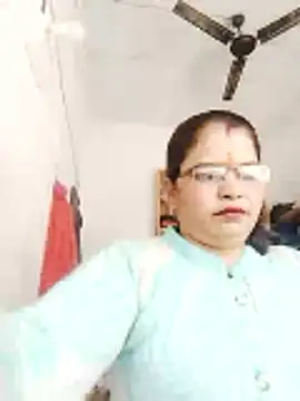 Snapshot of Bhavna_hot chatting on February 13, 8:32 am Bhavna hot online show from February 13, 8:32 am