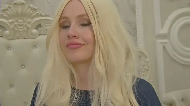 Snapshot of EllieFrosty_ chatting on October 7, 9:06 am EllieFrosty online show from October 7, 9:06 am