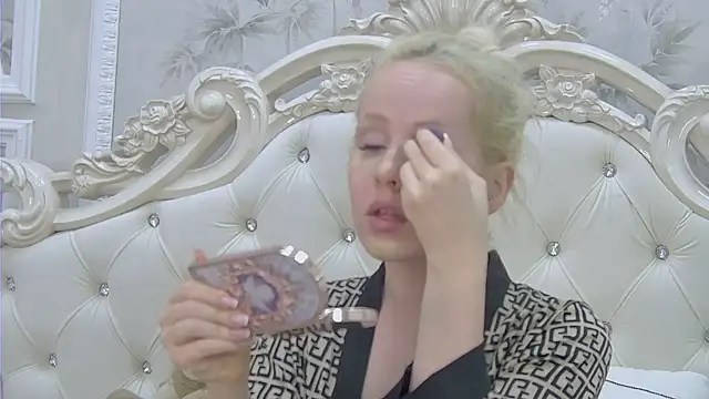 Snapshot of EllieFrosty_ chatting on November 13, 12:53 am EllieFrosty online show from November 13, 12:53 am