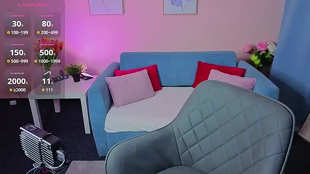 Snapshot of evafolver chatting on October 4, 6:11 am evafolver online show from October 4, 6:11 am