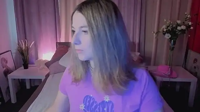 Snapshot of evafolver chatting on October 11, 6:12 am evafolver online show from October 11, 6:12 am