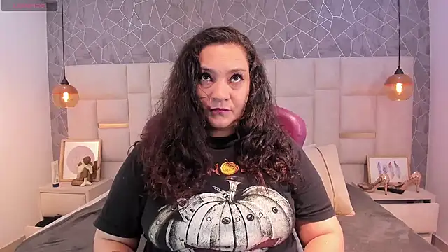 Snapshot of _im_alaya chatting on October 1, 1:22 am im alaya online show from October 1, 1:22 am