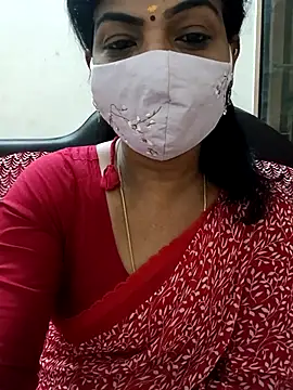 Snapshot of Rithya27 chatting on April 10, 6:12 pm Rithya27 online show from April 10, 6:12 pm