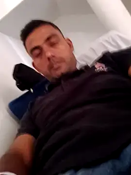 Snapshot of Sexy_men143 chatting on November 8, 7:08 am Sexy men143 online show from November 8, 7:08 am