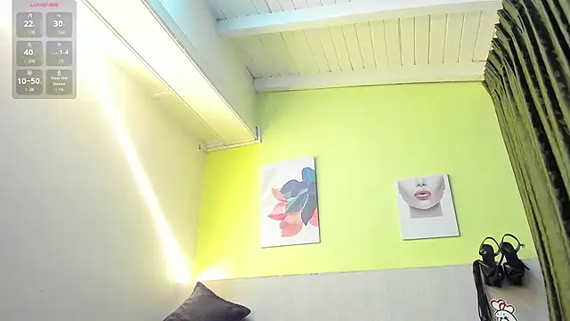 AtheneaArbelaez  online show from September 30, 12:43 pm