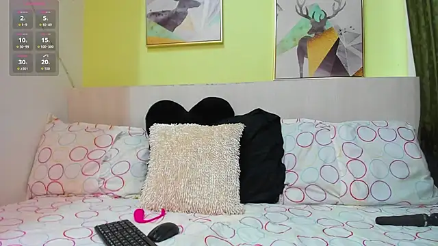 AtheneaArbelaez  online show from November 15, 1:51 pm