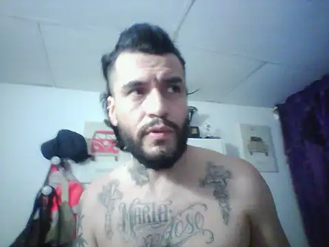 Snapshot of vegato_21 chatting on March 26, 6:41 am vegato 21 online show from March 26, 6:41 am