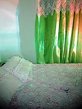 Linda Saenz  online show from November 14, 3:49 am