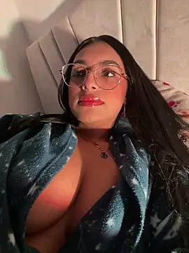 Linda Saenz  online show from June 7, 7:56 am