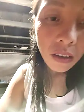 Snapshot of Sinejdk3 chatting on October 4, 8:45 am Sinejdk3 online show from October 4, 8:45 am