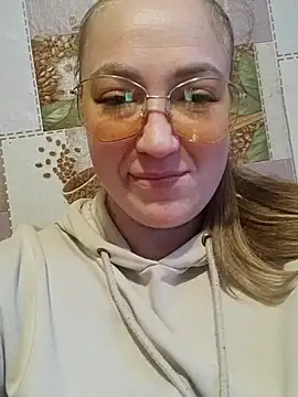 Kiss Eva online show from February 28, 3:46 pm