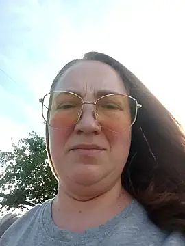 Kiss Eva online show from June 7, 2:32 pm