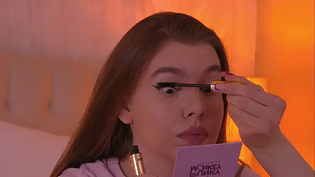 AshleyEvance online show from June 13, 6:33 am