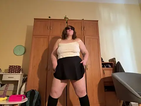 Snapshot of CherryLace04 chatting on March 14, 9:26 am CherryLace04 online show from March 14, 9:26 am