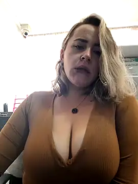 CurvyLust x online show from September 18, 2:41 pm